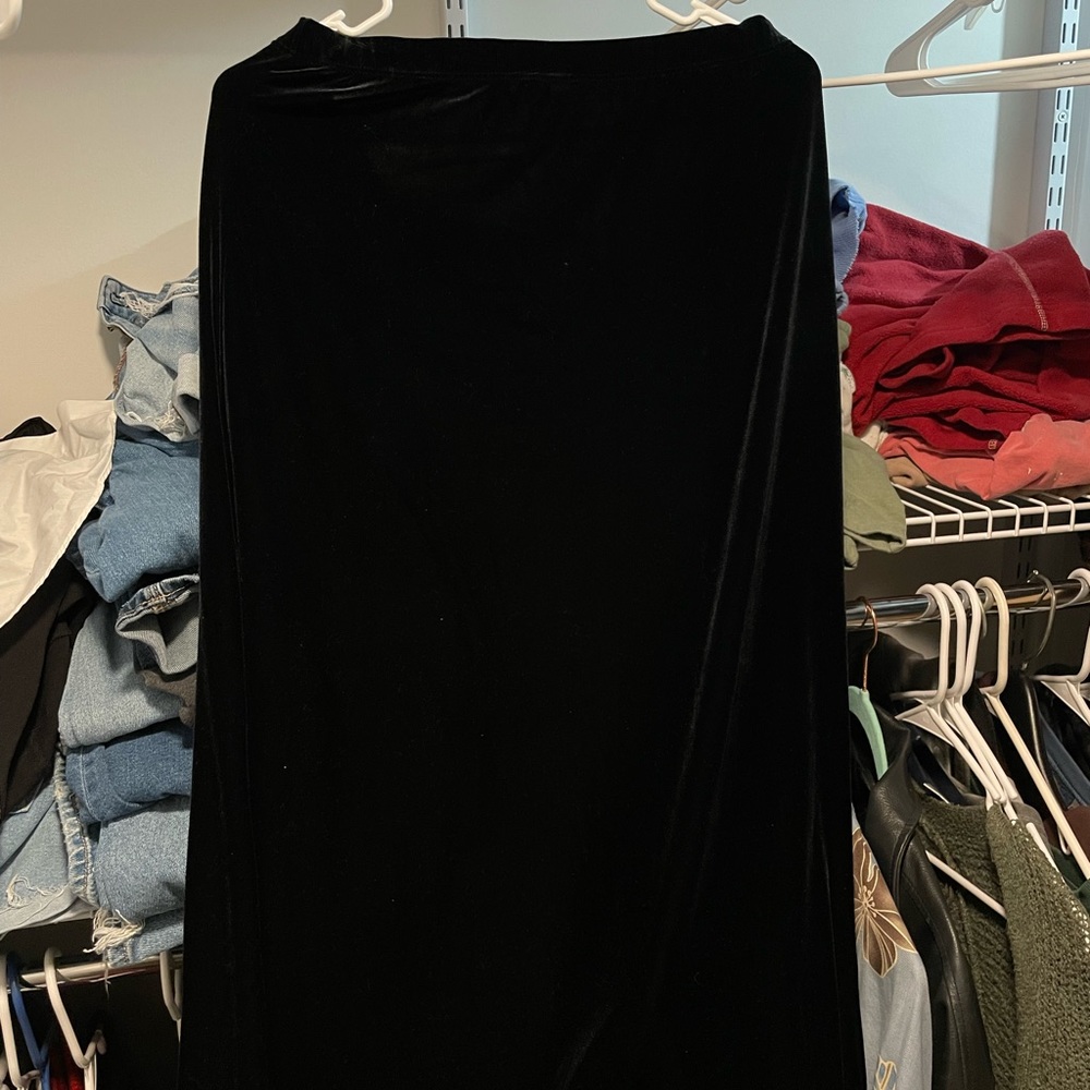 Velvet black skirt